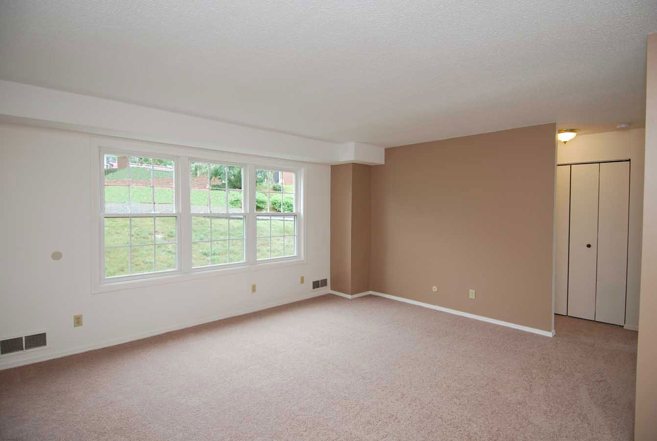 Living Room - Garden Unit at Wellington Terrace, Manchester, NH